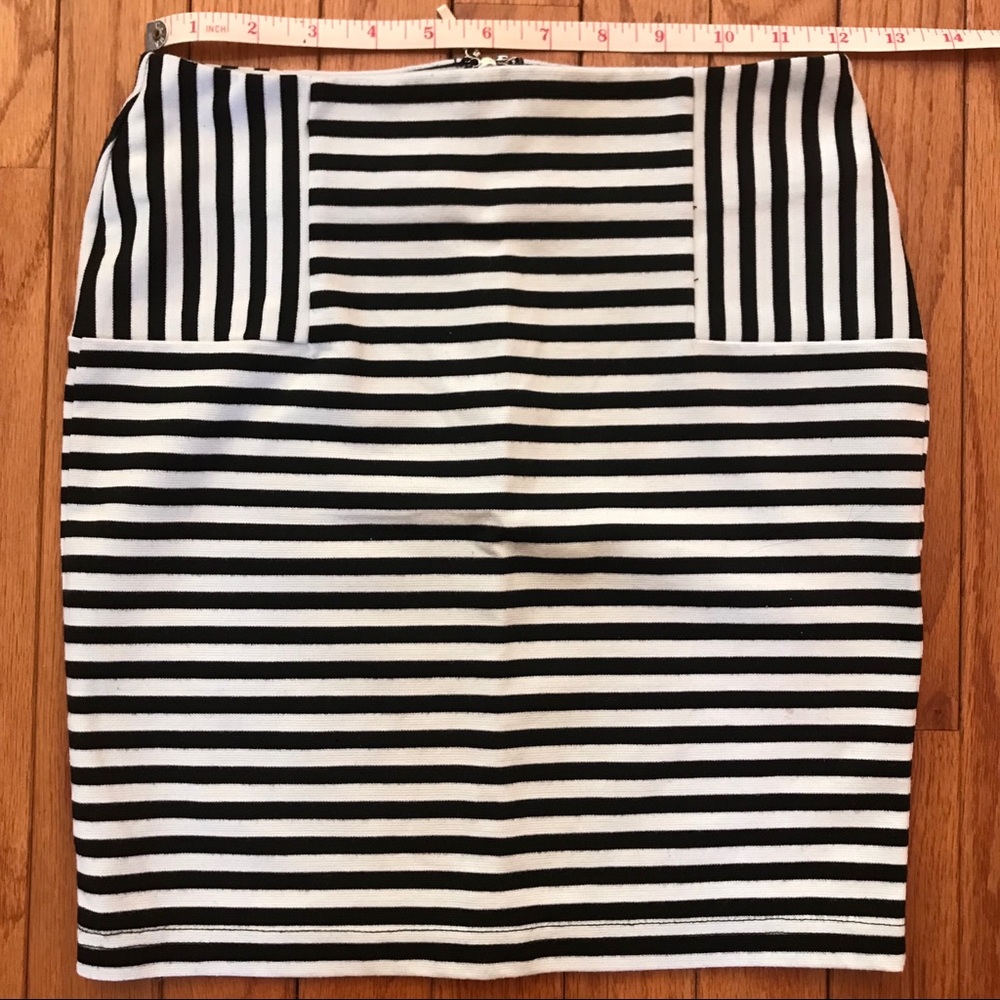 Forever21 black/white striped short skirt